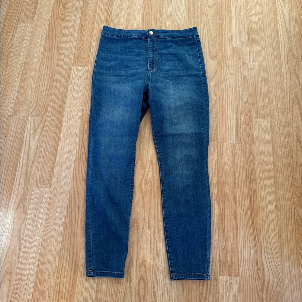 Guess High Rise Blue Jeans - Picture 5 of 11